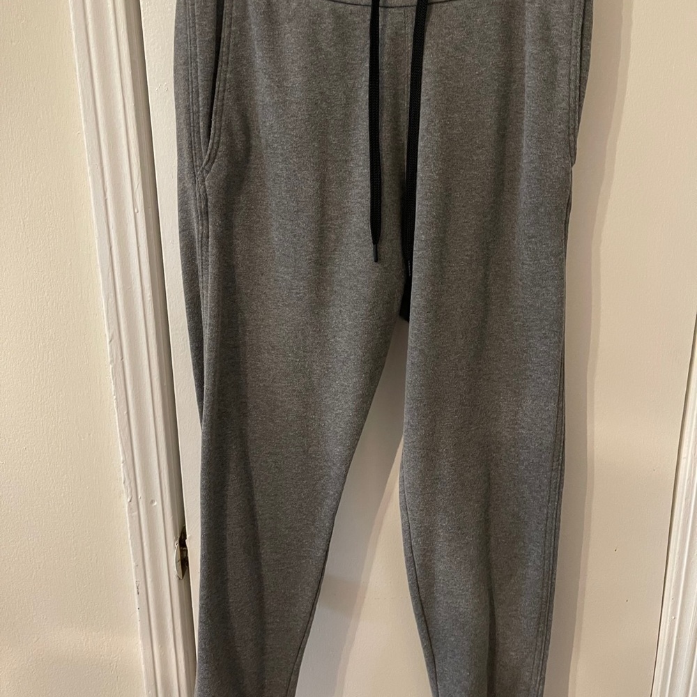 Levi’s men’s joggers dark gray